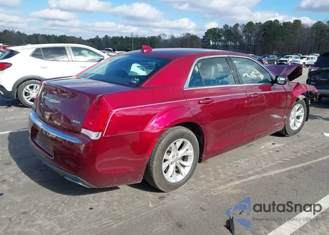 2015 Chrysler 300 Limited z USA, uszkodzony, nr VIN 2C3CCAAG5FH908832